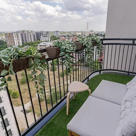 Downtown Skyline Penthouse W Parkview&jacuzzi Apartment Bukarest