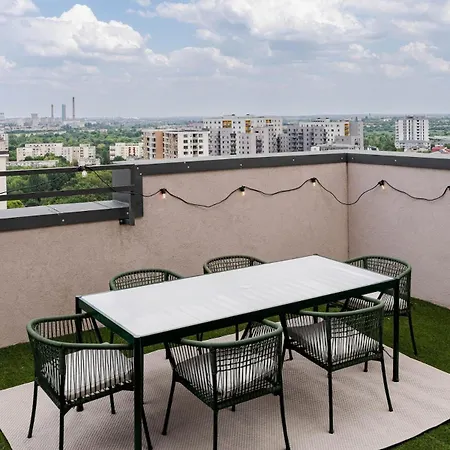 Downtown Skyline Penthouse W Parkview&jacuzzi Bukarest