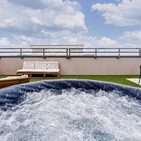 Apartment Downtown Skyline Penthouse W Parkview&jacuzzi