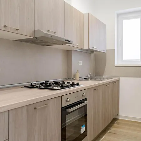 Apartment Downtown Skyline Penthouse W Parkview&jacuzzi Bukarest
